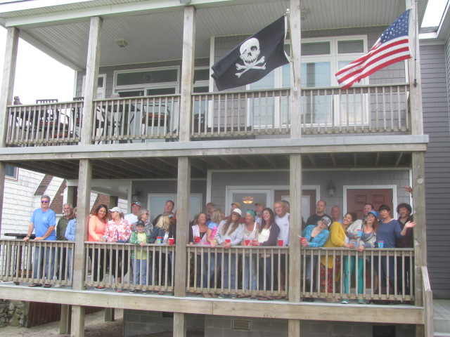 Friends and friends of friends - Willoughby Wobble 2016 - All rights incl. electr. Culinary Roots 2016