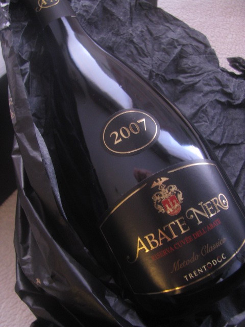 Abate Nero Riserva Cuvee dell'Abate Metodo Classico -Nobilta' del Trentino - All rights reserved incl.electr. Culinary Roots and Recipes 2016